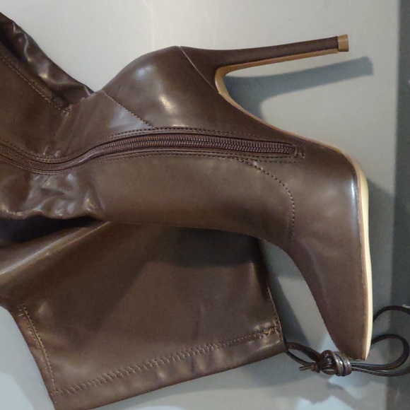 Fashion Nova | Gisele50 Chocolate Boot Size 7 New in Box - Picture 6 of 8